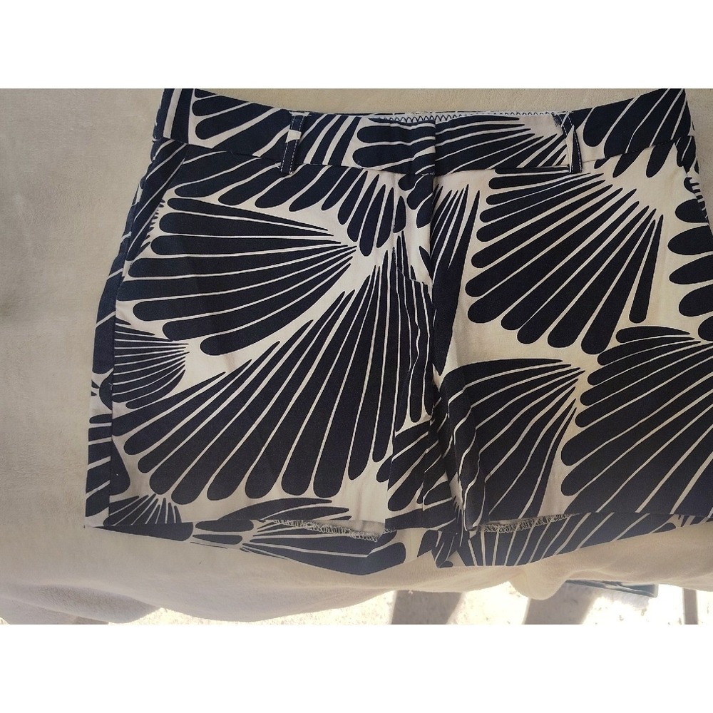Saint‎ Tropez West Womens Navy Blue Cream Fan Shell Print Shorts Size 2 Tailored